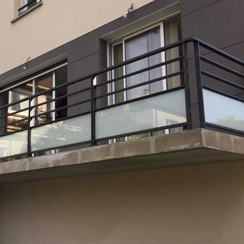 garde-corps balcon alu vitrage opale