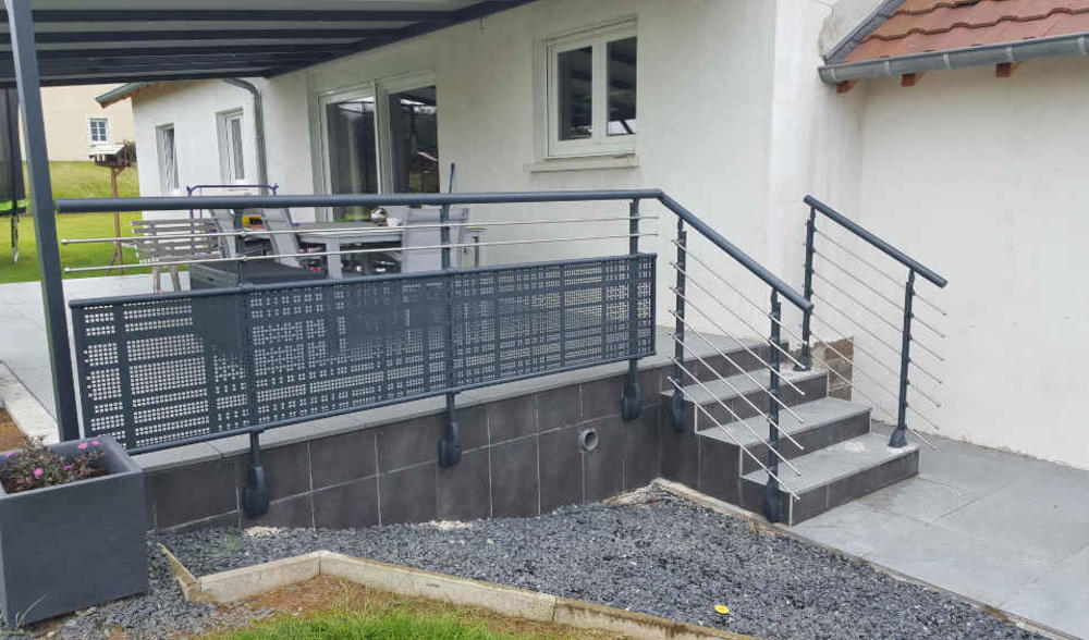 atos double lisse harmonie balustrade aluminium perforee